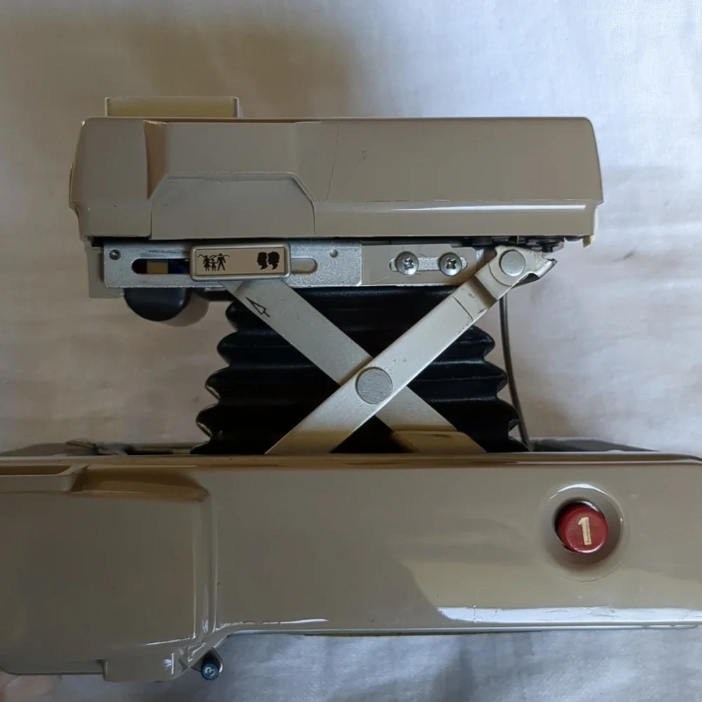Vintage Polaroid J33 Land Camera Brown Leather Case Flashbulbs Prop Retro